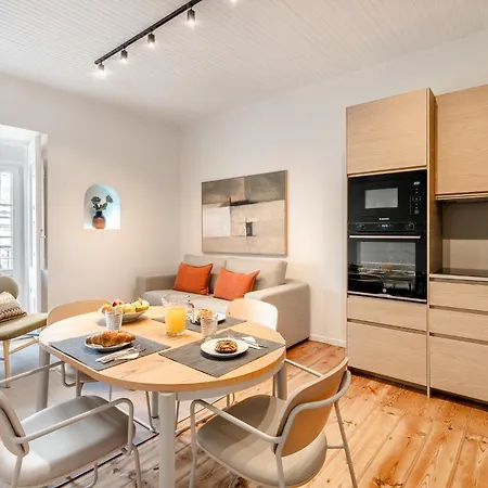 Pn Modern & Tastefully Renovated - 3br In The Heart Of * Lisboa