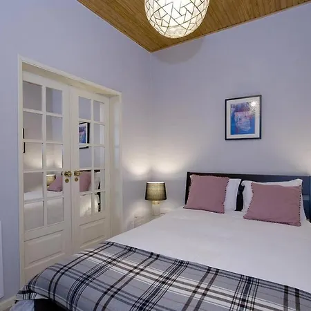 Pn New Ac! Stylish & Central- View To Tram 28! *