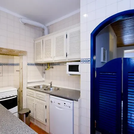Pn New Ac! Stylish & Central- View To Tram 28! * Lissabon