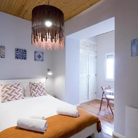 Pn Currently Being Completely Renovated! In The Heart Lisbon! Book In Advance To Secure Your 아파트 *