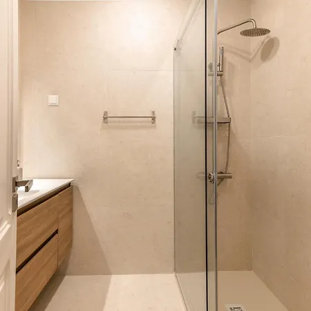 Pn Modern & Tastefully Renovated - 3br In The Heart Of