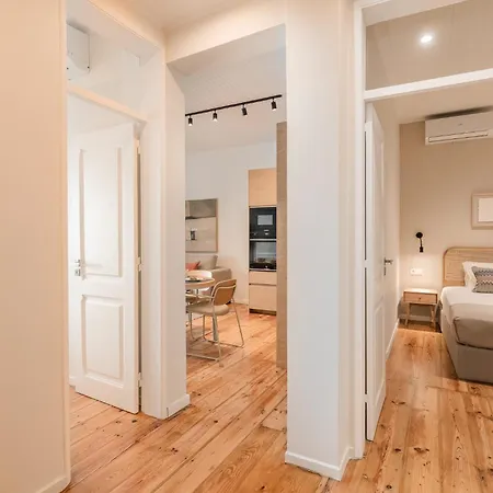 Pn Modern & Tastefully Renovated - 3br In The Heart Of * リスボン