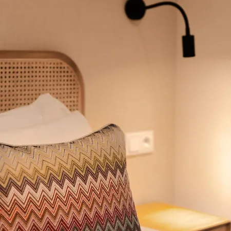 Pn Modern & Tastefully Renovated - 3br In The Heart Of アパート *
