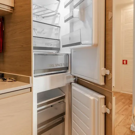 Pn Modern & Tastefully Renovated - 3br In The Heart Of アパート リスボン