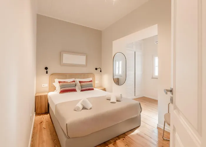 Pn Modern & Tastefully Renovated - 3br In The Heart Of Apartament Lizbona