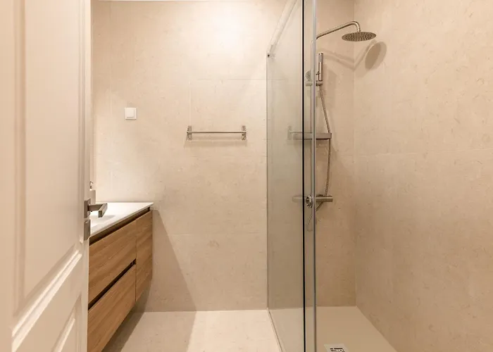Pn Modern & Tastefully Renovated - 3br In The Heart Of