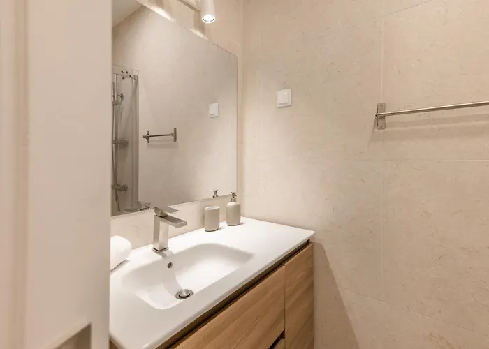 Pn Modern & Tastefully Renovated - 3br In The Heart Of Lisboa