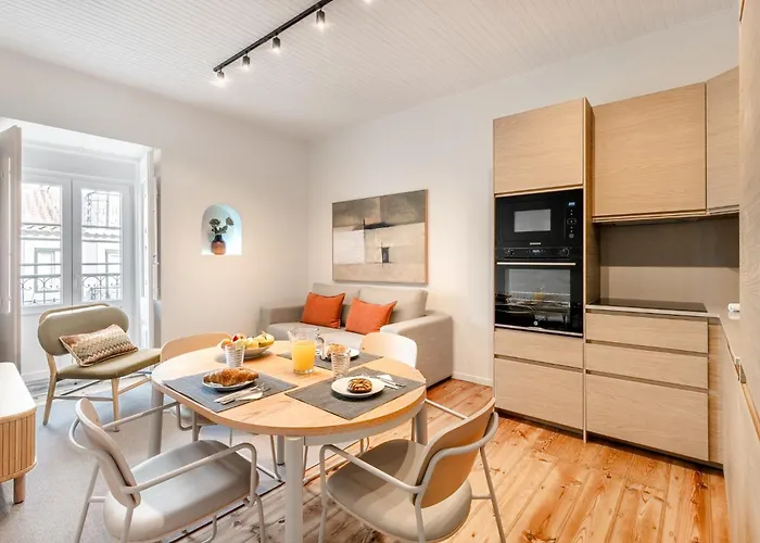 Pn Modern & Tastefully Renovated - 3br In The Heart Of * Lisboa